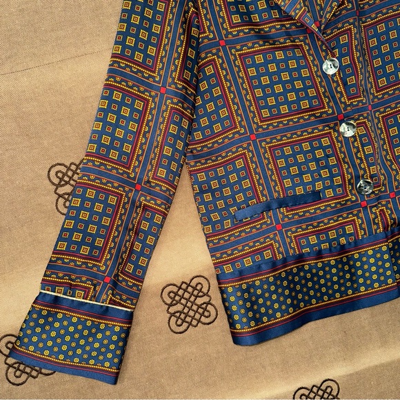 Zara Scarf Print Button Down Shirt Size M
Excellent Condition - Picture 4 of 16